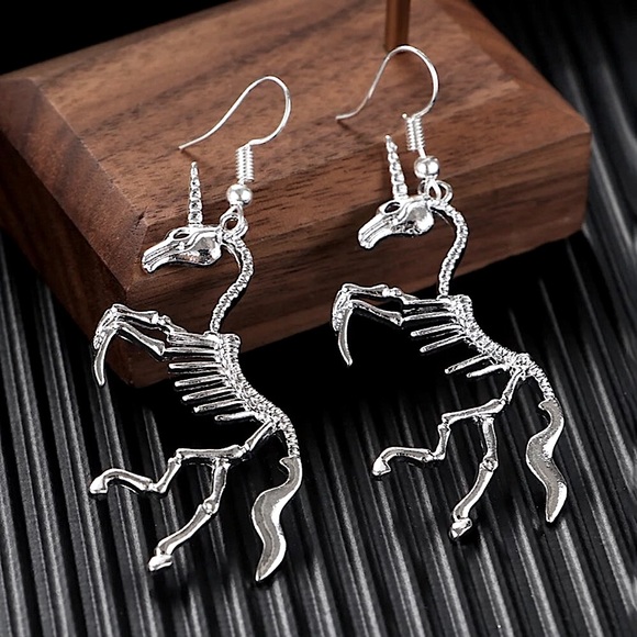 Silver unicorn skeleton earrings - Picture 2 of 8